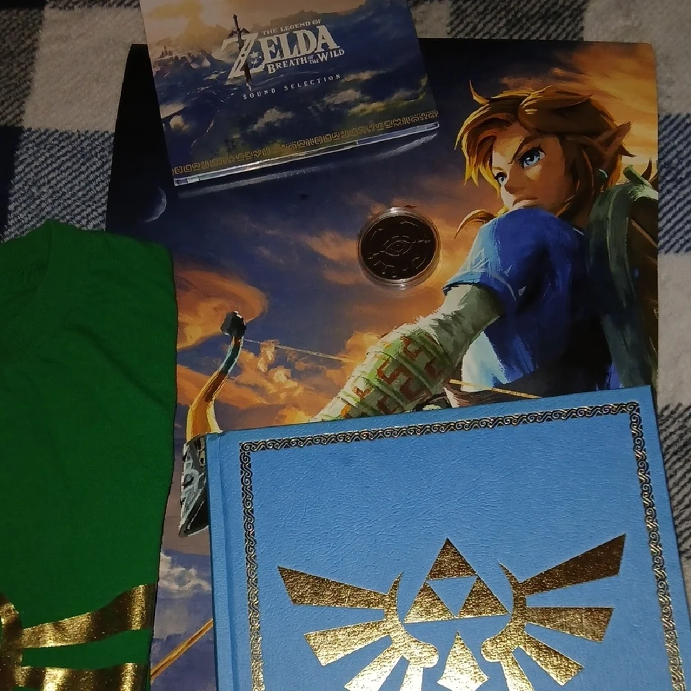Green Zelda T-Shirt with Gold Triforce Design